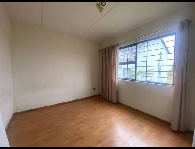 2 BEDROOM TOWNHOUSE FOR SALE IN VORNA VALLEY